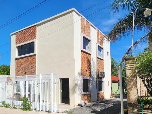 Casa Nueva Puerta del Lago in Ypacaraí