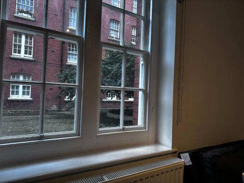 Apartment in Central London - image 14