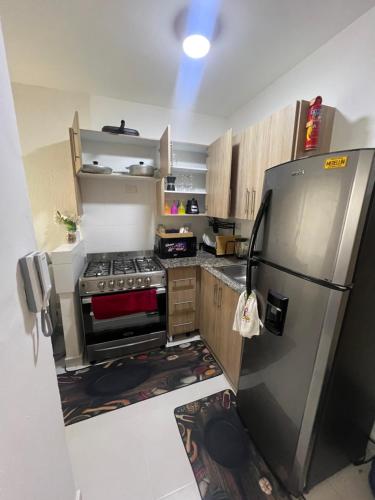 Hermoso y amplio apartamento de 3 habitaciones y 2 baños ! (Hermoso y amplio apartamento de 3 habitaciones y 2 banos !) in ซานเปโดร เดอมาคอริส