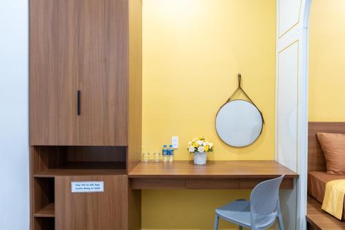 King Room image 3