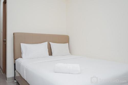 Comfy Studio Apartment at B Residence By Travelio