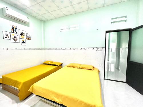 2 bedrooms, 5 beds