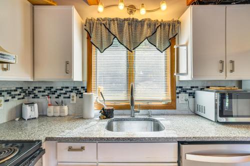 Walk to Beach Arrowhead Lake Home