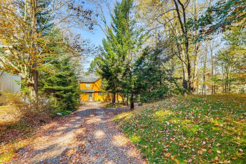 Walk to Beach Arrowhead Lake Home
