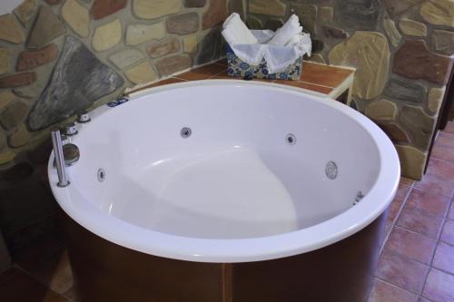 3 bedrooms, 9 beds
