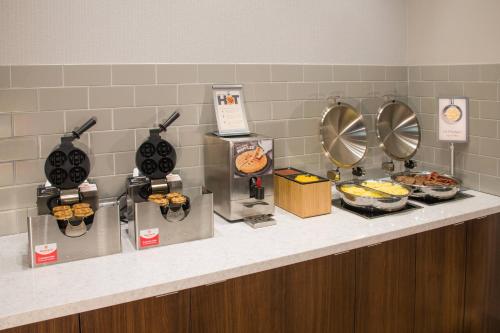 Fairfield Inn & Suites by Marriott Dayton - image 8