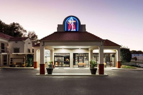 Days Inn by Wyndham Memphis at Graceland