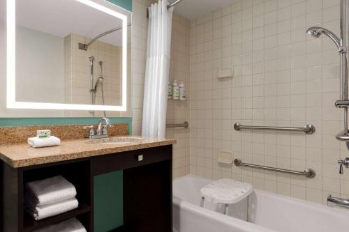 Wingate by Wyndham Green Bay in Green Bay, USA