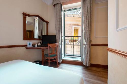 Hotel Hiberia - image 11