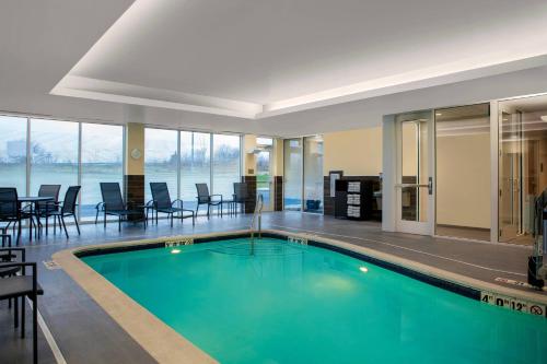 Peldbaseins, Fairfield by Marriott Inn & Suites Harrisburg West/Mechanicsburg in Hogestown (PA)