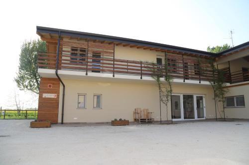 In the countryside just 15 min from the airport and 5 min from train station 2