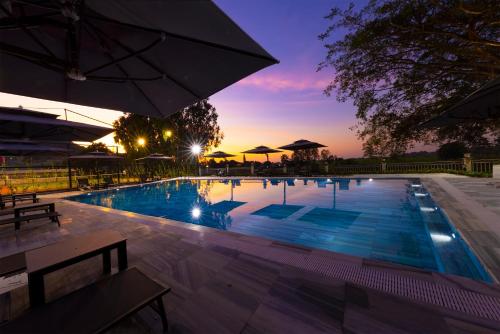 Swimming pool, MerPerle Nui Sam Resort near Tra Su Forest