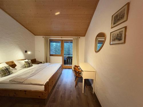 Dreimäderlhaus am Berg - image 3