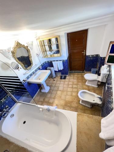 room detail thumbnail 2