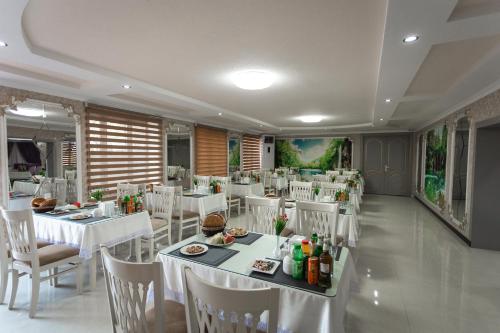 Restaurant, Diyor Hotel in Margilan