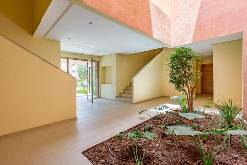 Apartment with Garden View image 8