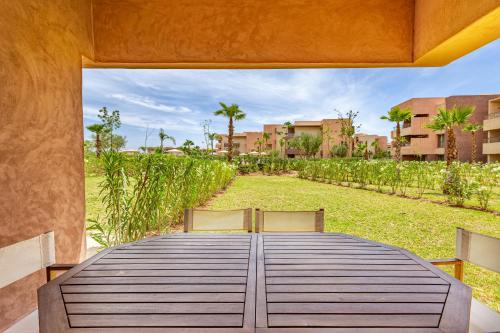Apartment with Garden View image 3