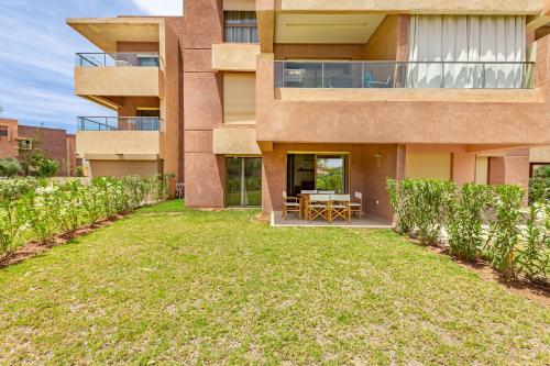 Apartment with Garden View image 2