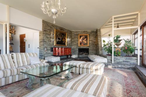Boutique Athens Apartment ST8 - image 5