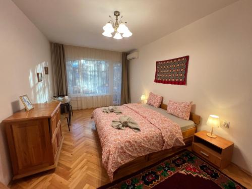 Glasgow 2BDR peaceful Apt 1 min from Metro w WiFi, Sofia