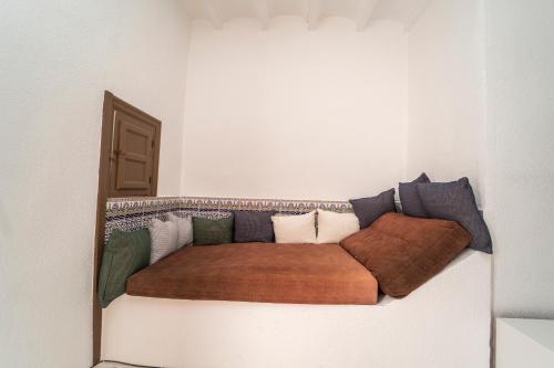 One-Bedroom Apartment image 8