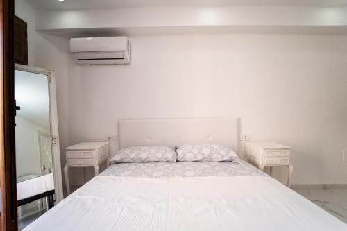 One-Bedroom Apartment image 5