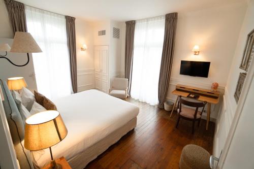 room detail thumbnail 1