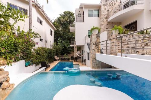 Luxury spacious 5 bedroom villa in Playa del Carmen, Mexico