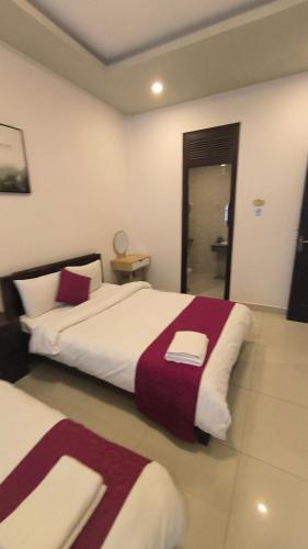 3 double beds