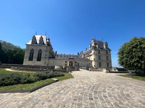 Цікаві місця поруч, F3 confort proche Château-CDG-Paris (F3 confort proche Chateau-CDG-Paris) in Екен