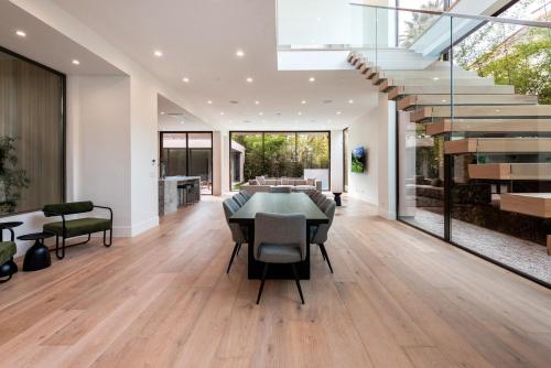 Luxurious 4BR Home with Pool, Jacuzzi and Free Parking, Los Angeles (fotografie 7)