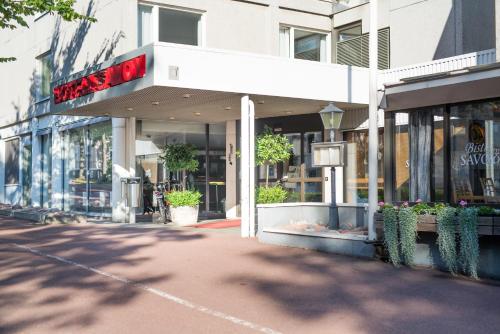 ทัศนียภาพภายนอกโรงแรม, Hotel Savoy near สนามบินมารียาฮัมน์