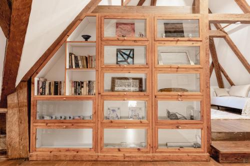 Two-Bedroom Apartment with View image 2