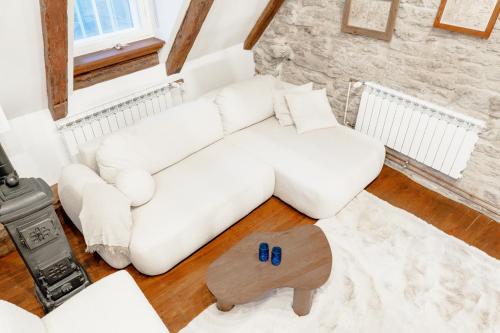 Two-Bedroom Apartment with View image 3