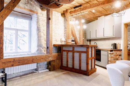 Two-Bedroom Apartment with View image 5