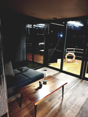 貝爾格勒 Bright Room Houseboat 2星级 单人房 餐厅