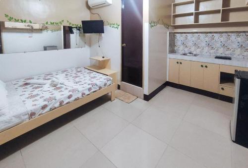 RedDoorz @ Isabelle Tourist Hotel Hinatuan in Hinatuan