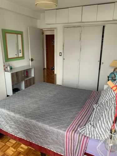 One-Bedroom Apartment image 5