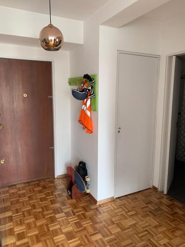 One-Bedroom Apartment image 4