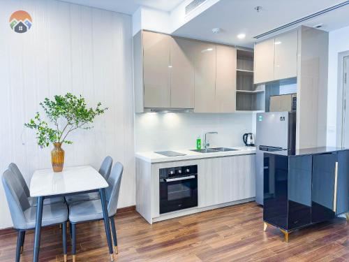 Ở Nhà Apartment Vinhomes Smart City