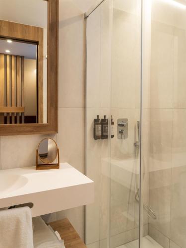 Hotel Well and Come Malaga - Photo 1