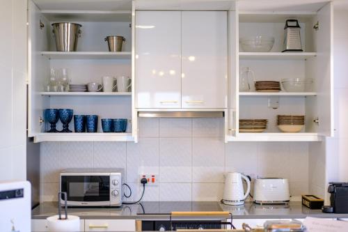 Lazuli Beachfront Apartment 254 - image 11