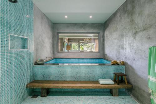 Badkamer, Emerald House in Joatinga