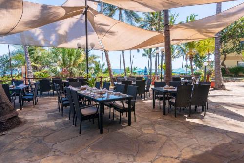 Bahari Beach Hotel in Mombasa