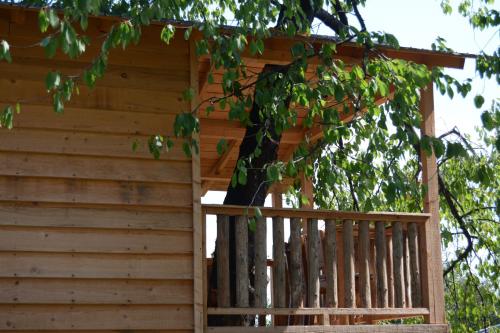 Kilátás, Casa Humulesti, fii vecinul lui Ion Creanga in Humulești