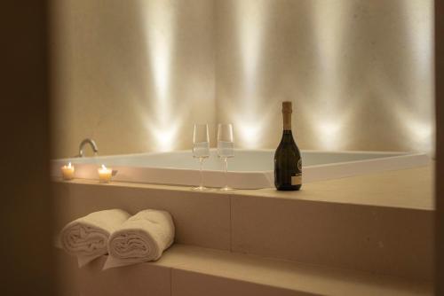 Atipia Cave Suite & SPA