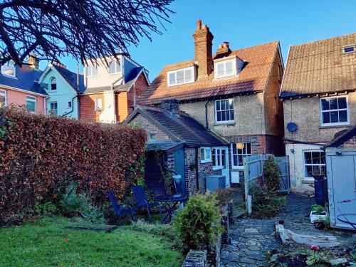 Damson Cottage in Forest Row