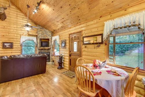 Pet-Friendly Cosby Log Cabin with Backyard and Porch! in Cosby, USA