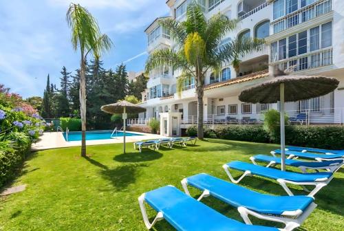 Hotellet från utsidan, Modern 1BR Walk to Beach, Casino & Puerto Banús (Modern 1BR Walk to Beach, Casino & Puerto Banus) in Marbella