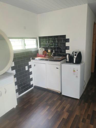 Casa Contenedor amoblado de 2 dormitorios El Tesoro in El Tesoro